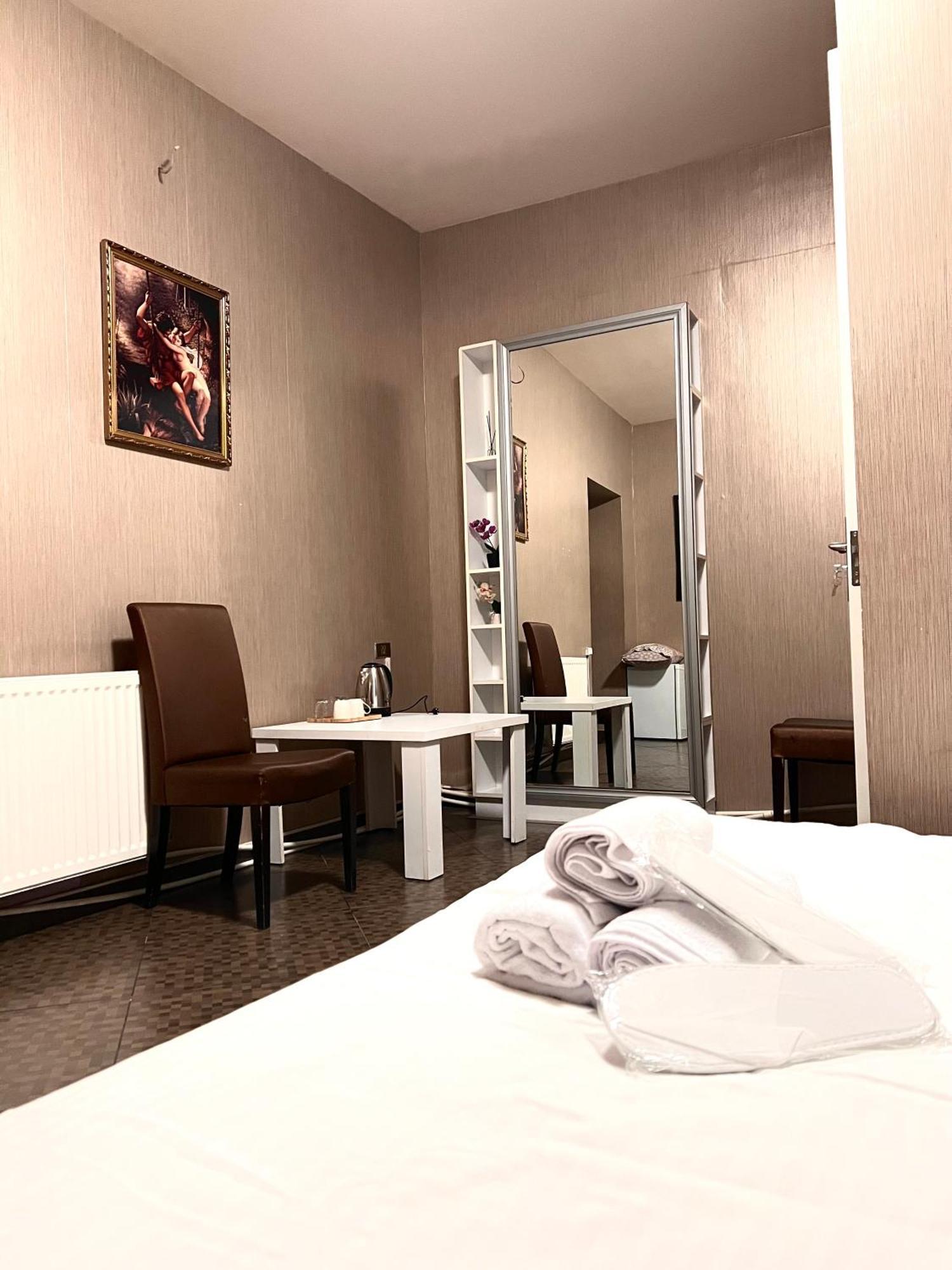 Hotel 6 Tbilisi Exterior photo